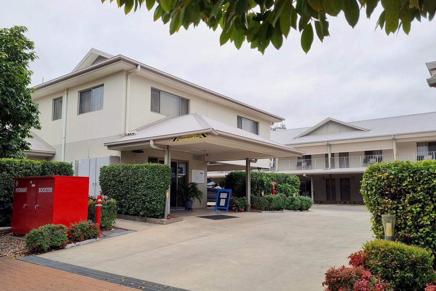Chinchilla Downtown Motor Inn ภายนอก รูปภาพ