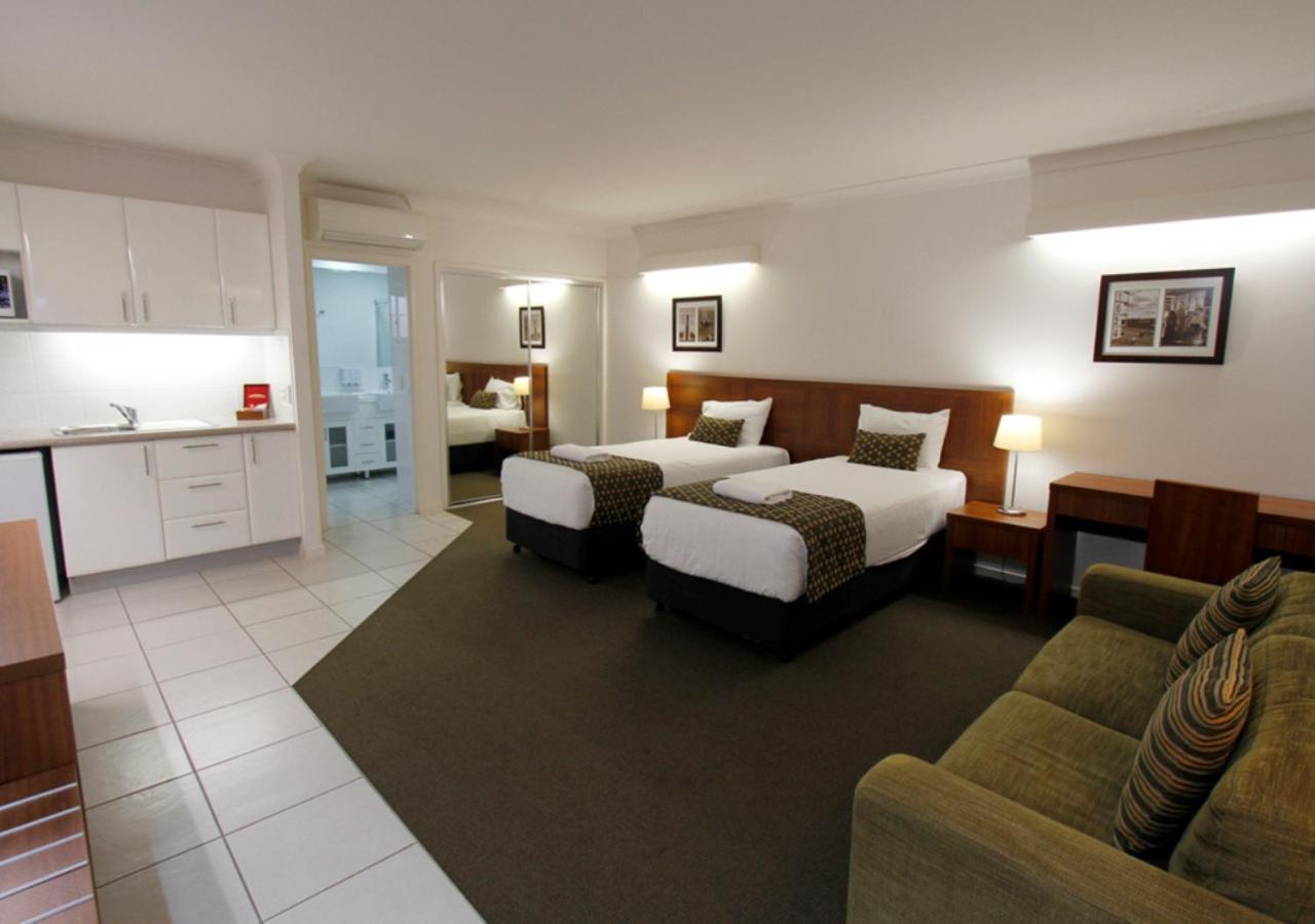 Chinchilla Downtown Motor Inn ภายนอก รูปภาพ