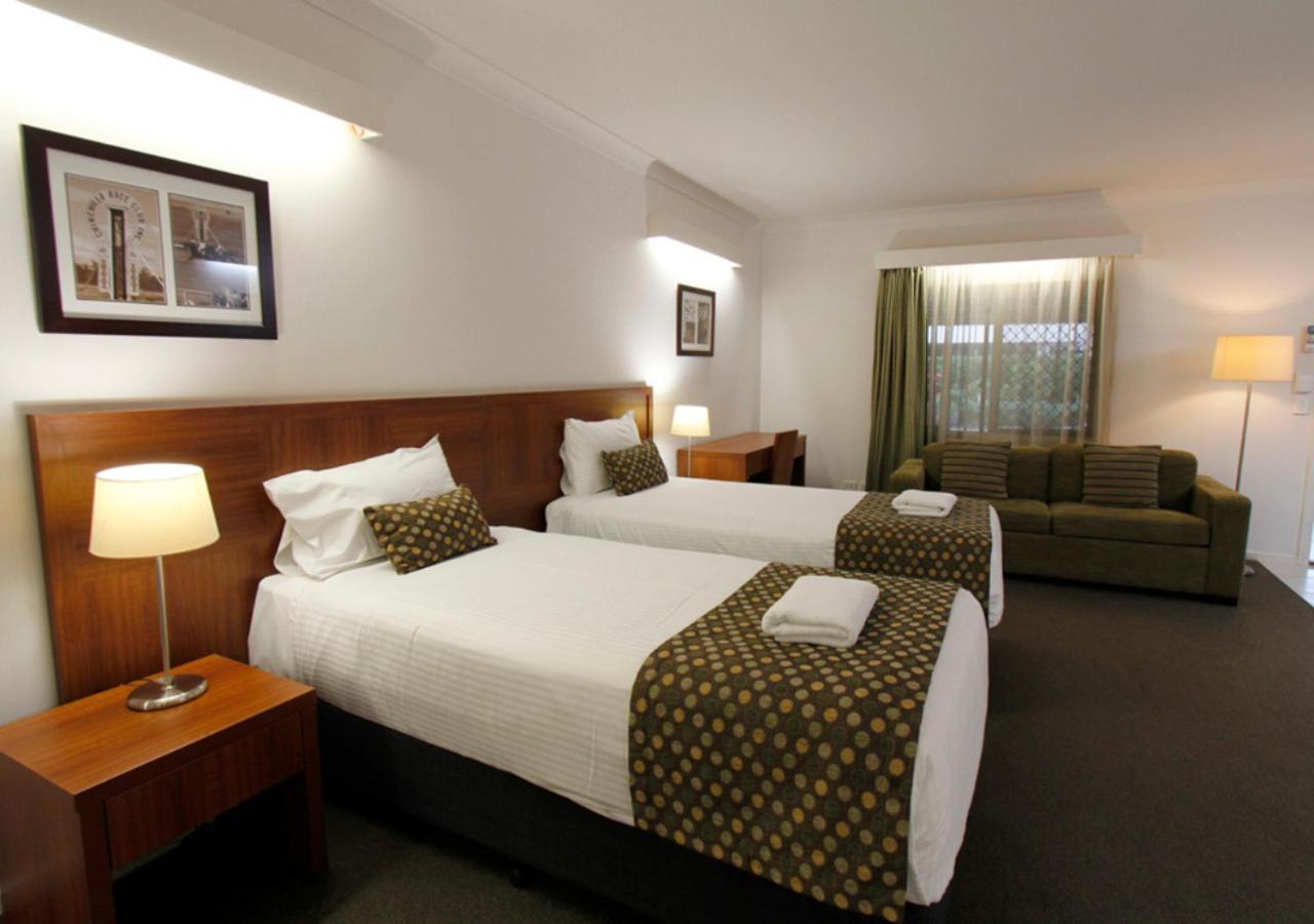 Chinchilla Downtown Motor Inn ภายนอก รูปภาพ