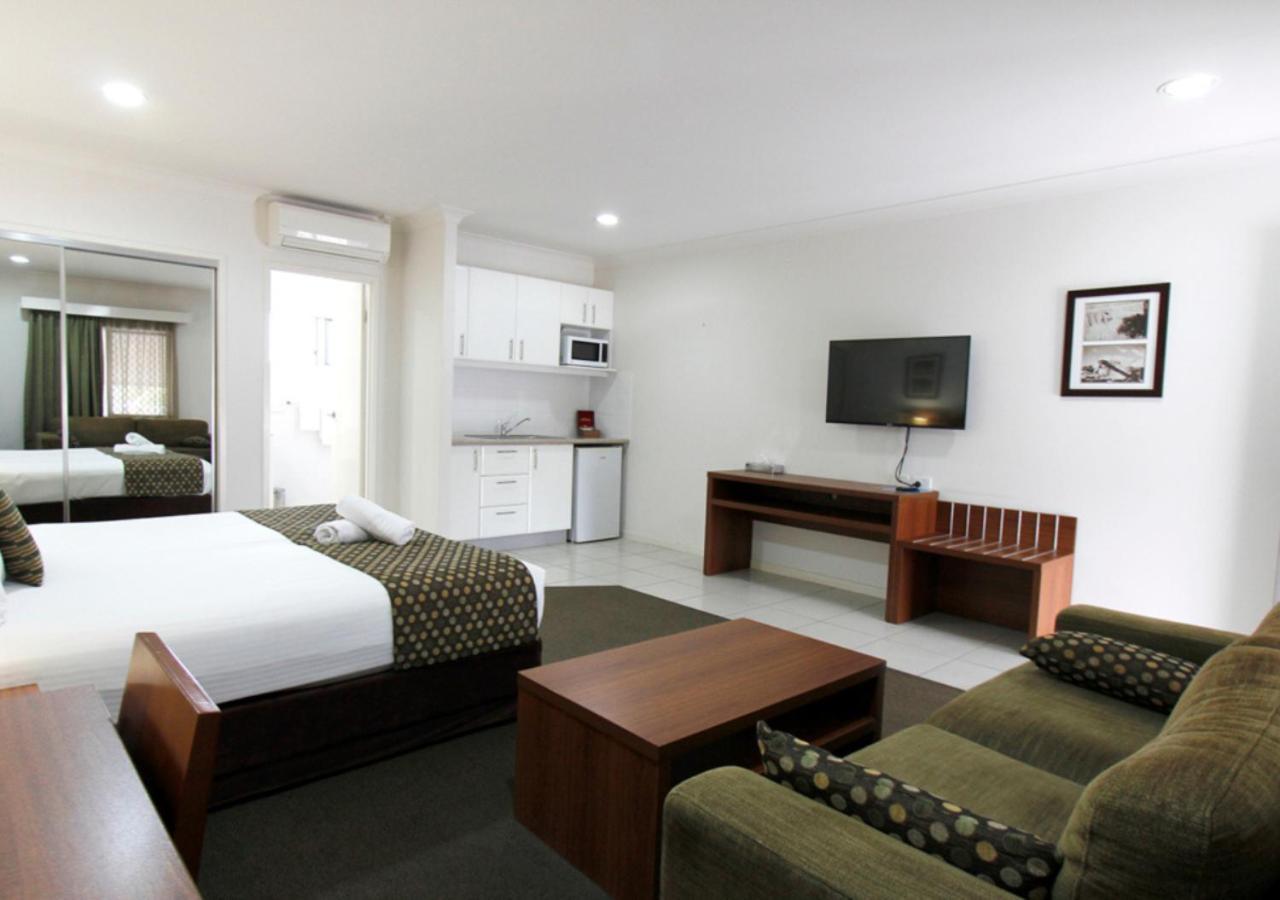Chinchilla Downtown Motor Inn ภายนอก รูปภาพ