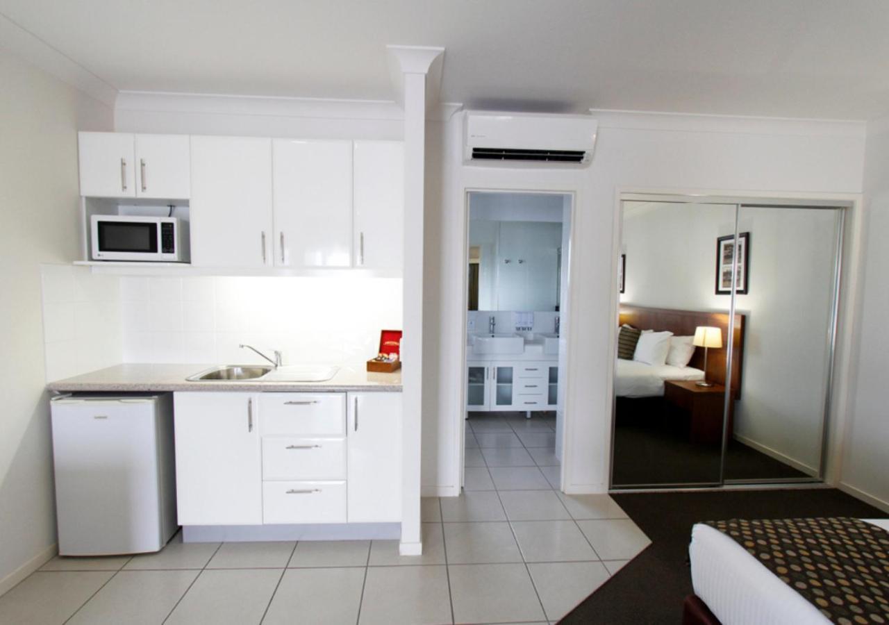 Chinchilla Downtown Motor Inn ภายนอก รูปภาพ