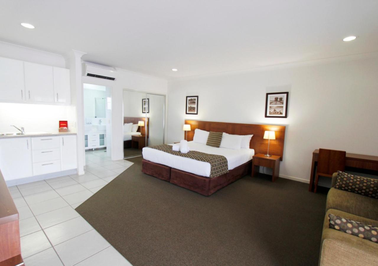 Chinchilla Downtown Motor Inn ภายนอก รูปภาพ