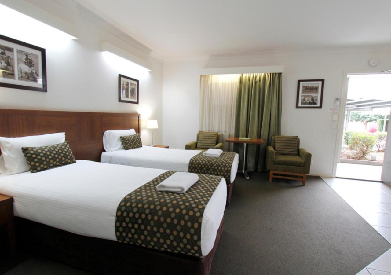 Chinchilla Downtown Motor Inn ภายนอก รูปภาพ