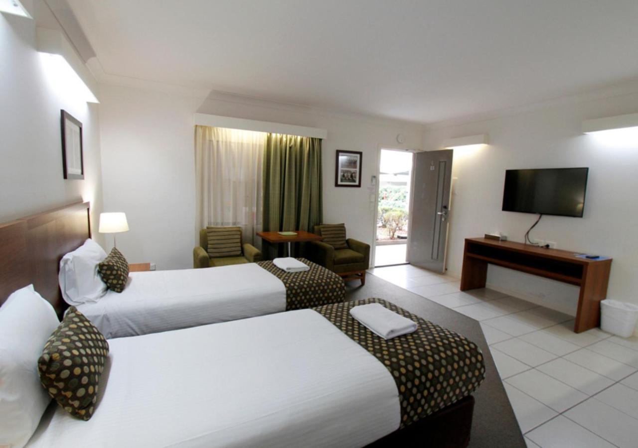 Chinchilla Downtown Motor Inn ภายนอก รูปภาพ