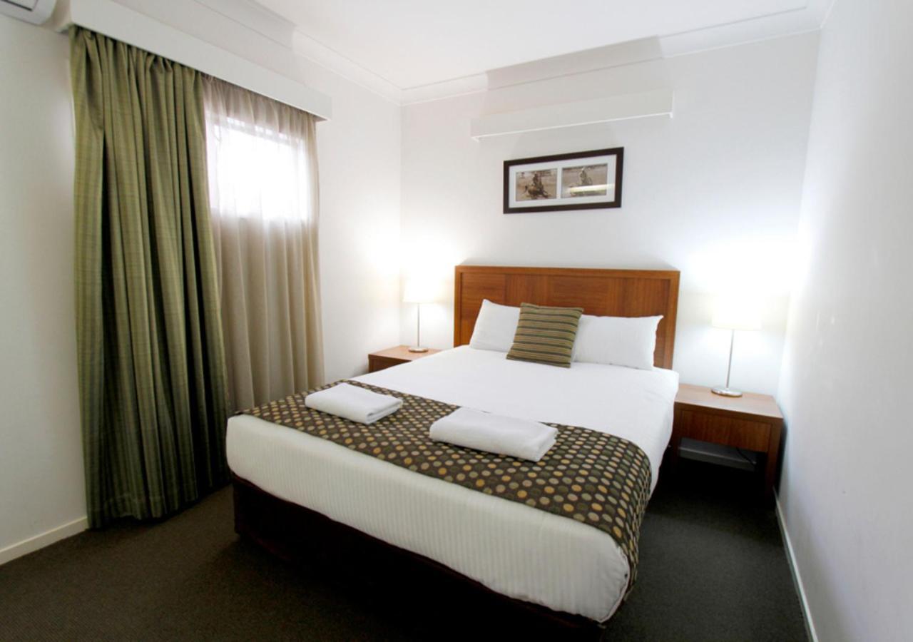 Chinchilla Downtown Motor Inn ภายนอก รูปภาพ