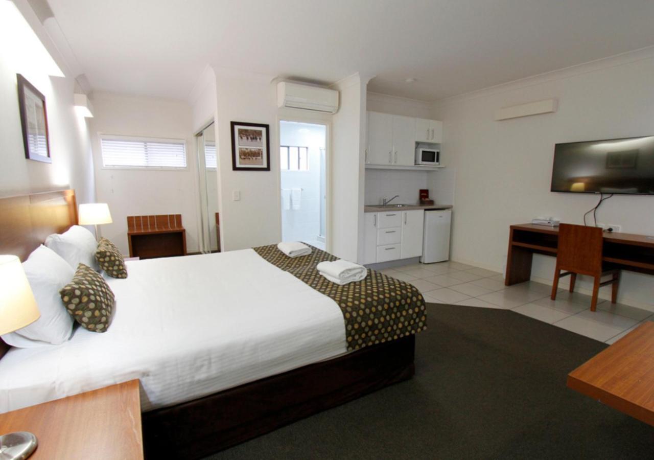 Chinchilla Downtown Motor Inn ภายนอก รูปภาพ