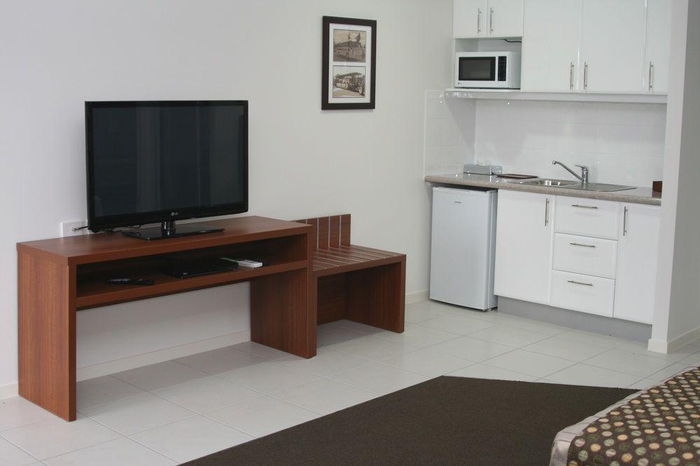Chinchilla Downtown Motor Inn ภายนอก รูปภาพ