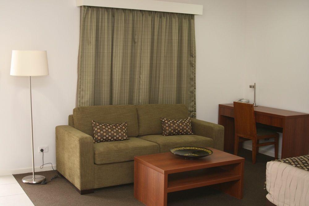 Chinchilla Downtown Motor Inn ภายนอก รูปภาพ