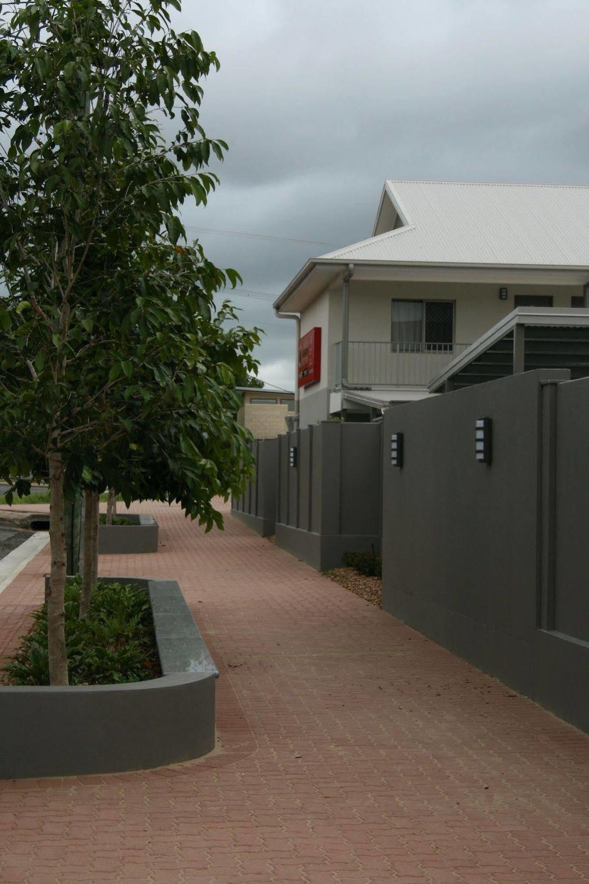Chinchilla Downtown Motor Inn ภายนอก รูปภาพ